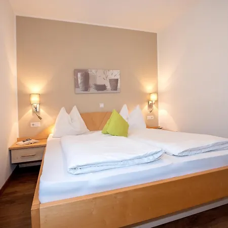 Leuchtenhof Apartment