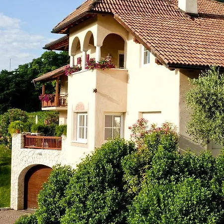 Apartment Leuchtenhof Kaltern